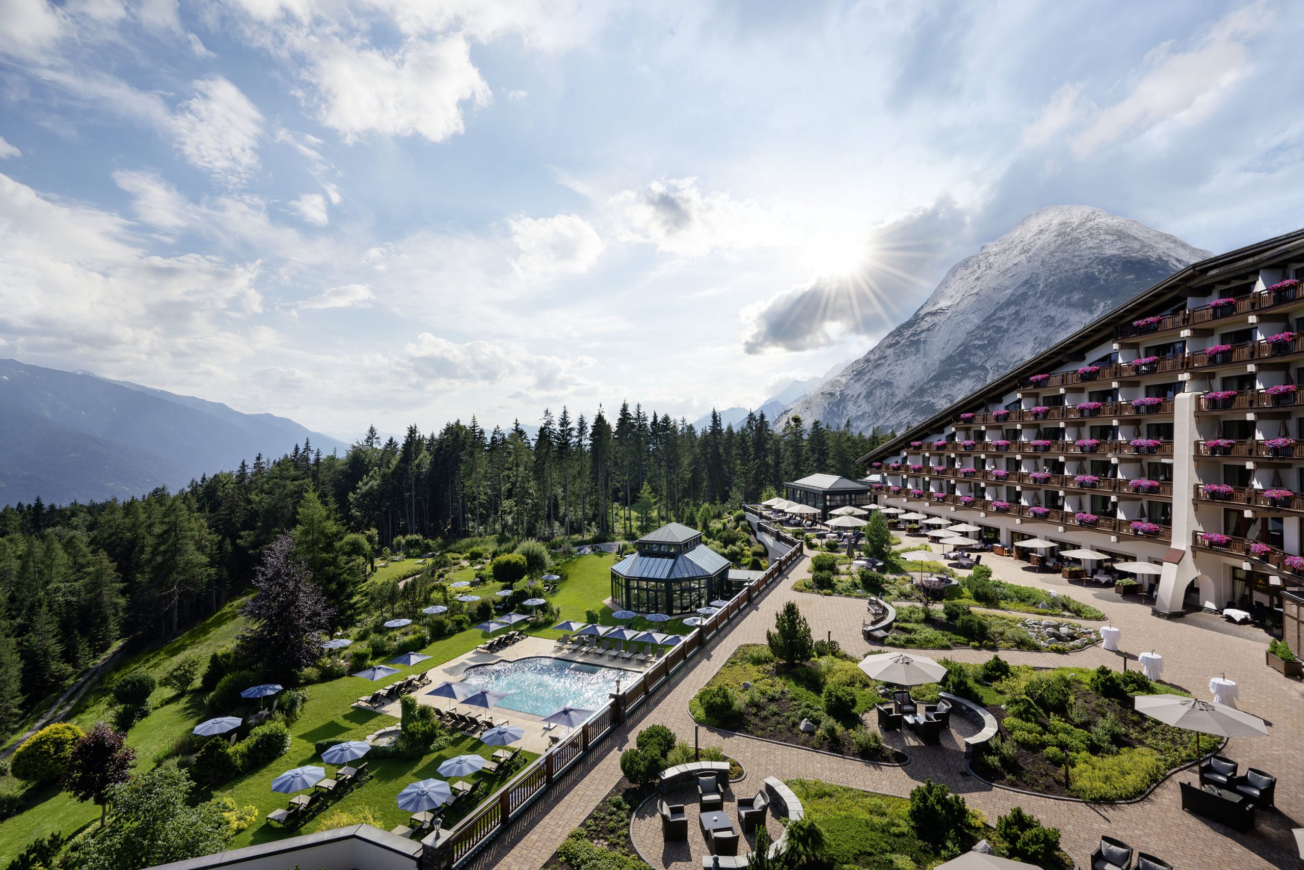 Signature_Außenansicht Sommer©Interalpen-Hotel Tyrol